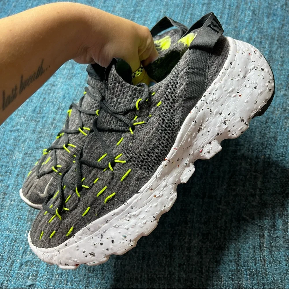 Nike Space Hippie 04 Sneakers in Black Grey Volt - Picture 4 of 11